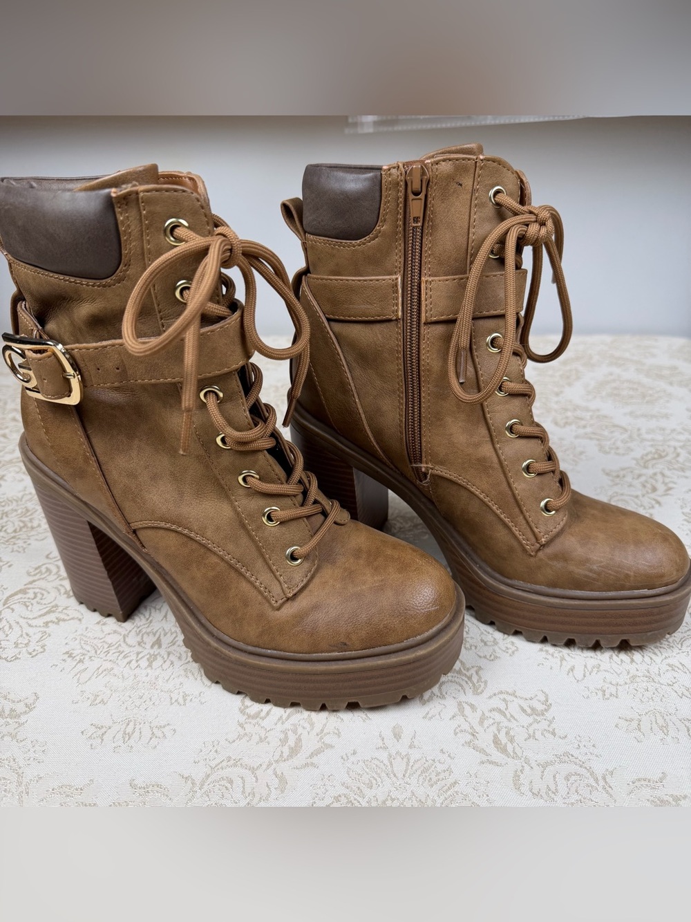 GBG Los Angeles Tan Lace-Up Chunky Heel Ankle Boots 6.5